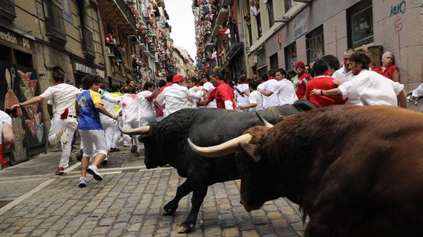 اسبانيا.. تظاهرات ضد مهرجان الثيران الهائجة